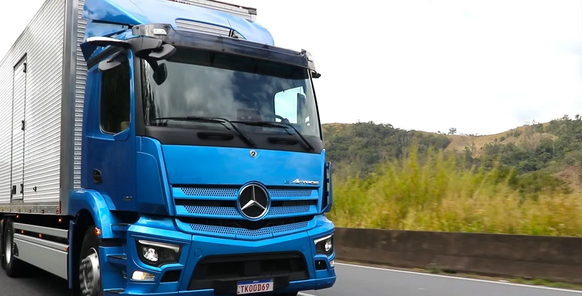 Caminhão elétrico eActros 400 atinge índices ainda maiores de autonomia em novo teste realizado pela Mercedes-Benz do Brasil