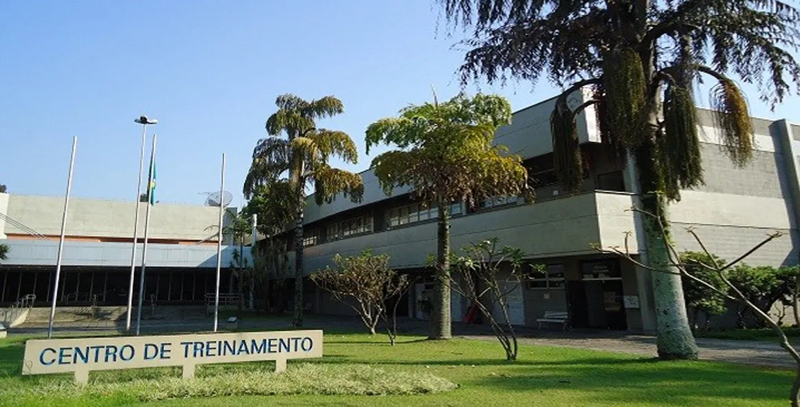 Mercedes-Benz do Brasil e SENAI reformulam curso de aprendizagem industrial com foco nas transformações tecnológicas e comportamentais