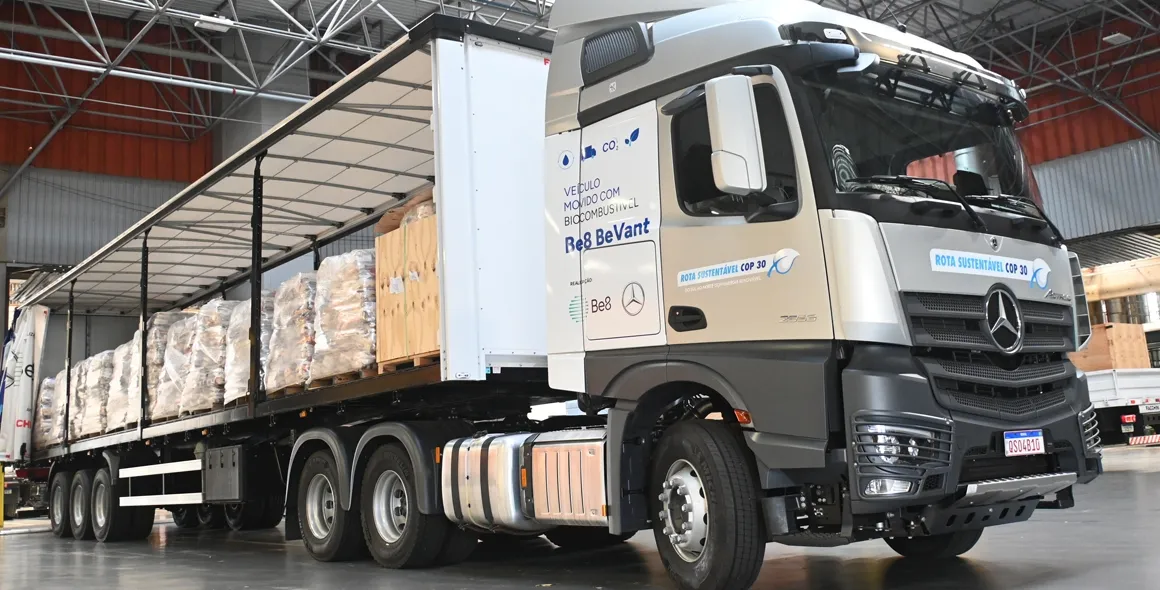 Mercedes-Benz entrega 20 toneladas de alimentos para o comitê da ONG Ação da Cidadania em Belém