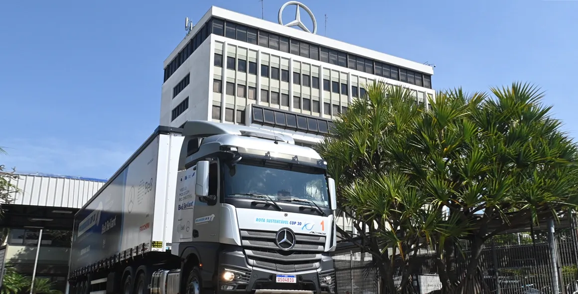 Rota Sustentável COP 30 registra redução de 99% nas emissões de gases de efeito estufa nos testes com biocombustível 100% em motores Mercedes-Benz Euro 6