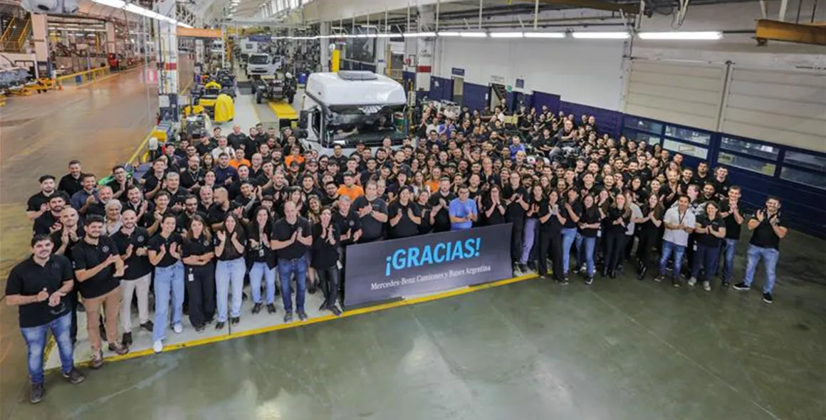 Mercedes-Benz Caminhões e Ônibus Argentina encerra produção na histórica planta de Virrey del Pino e prepara transferência para a nova fábrica em Zárate